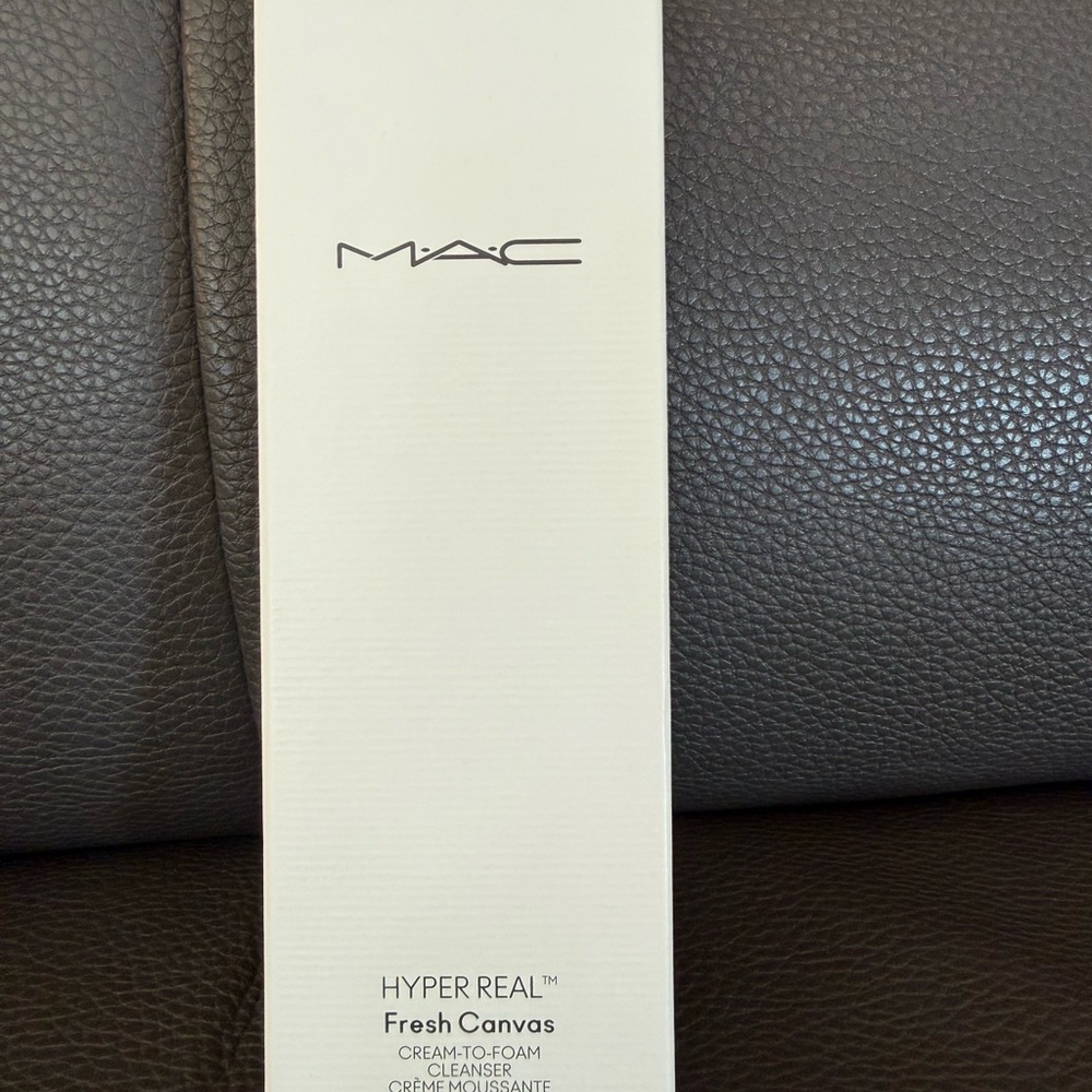 MAC Cosmetics Hyper Real Fresh Canvas Cleanser - White
